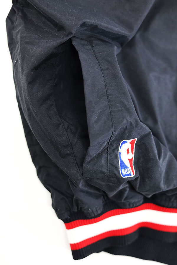 Used 90s STARTER NBA CHICAGO BULLS Pull Over Nylon Jacket Size XL 
